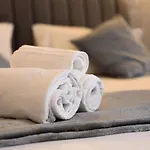 Guest House 121 Luxury Apartments