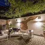 La Villa Suites - By Myhomeincomo