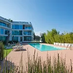 Bristol Exclusive 2-5 By Wonderful Italy