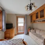 Skyrim Apartment - City Centre