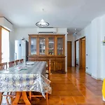 Viareggio Cozy Apartment With Balcony!