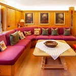 Casa Marmorata