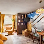 Maska Home Cervinia
