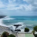 L' Appartamento Dista 2 Minuti A Piedi Dal Mare!