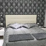 Room Black
