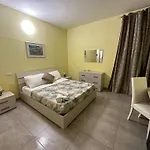 Tropys Rooms