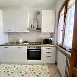 Appartamento In Villa A Marina Di Massa