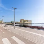 Livorno- Lungomare Viale Italia Bright Apartment!