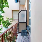 Livorno- Lungomare Viale Italia Bright Apartment!