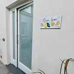 Flavia'S Lemons