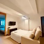Leaf Apartment