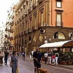 Casa Via Toledo. Centralissima E Vicina Al Porto