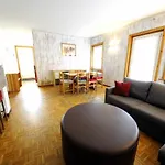 Chalet Rododendro Forest By Livigno Accomodation