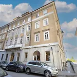 Elegante Appartamento Zona Rive