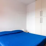 Roomy Flat Near The Hospital Riuniti!