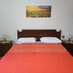 Casa Di Adele Con Giardino Privato A 150 Mt Dal Mare