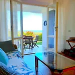Trilocale Antonella Al Taunus Con Vista Mare