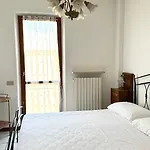 S256 - Sirolo, Comodo Trilocale In Centro