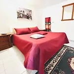 Domus Aurea - Appartamento Intero Ed Indipendente Con Giardino