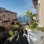 La Casa Sulle Mura Di Tropea Vista Mare