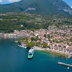 Berny 100M From Lake & Private Parking - Happy Rentals