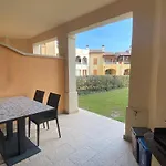 The Flowers - Apartments With Private Garden In Residence With Pool