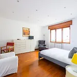 Colonna Classic Style Apartment By Wonderful Italy