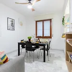 Pisa Bright And Modern Apartment X4