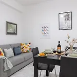 Pisa Bright And Modern Apartment X4