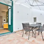 Stylish & Central Apartment With Terrace