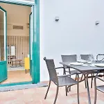 Stylish & Central Apartment With Terrace