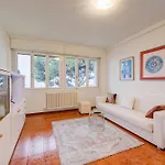 Franka House Terrace Private & Lake View - Happy Rentals