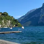 Pare Bay - Como Lake Holiday Apartment - Amazing Lake View
