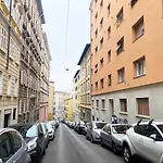 Blucavana, Casa Vacanze In Centro A Trieste
