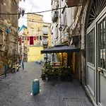 A Due Passi - Quartieri Spagnoli