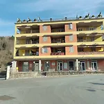 Savoia Terrace With Mountain View