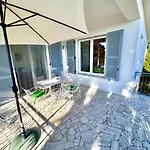 Villa Renata, Bellissima Villa Con Terrazzo Vista Mare E Spiaggia Inclusa