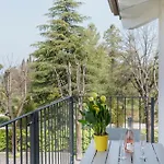Garibaldi Apartments