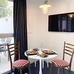 Maison Blue Con Patio
