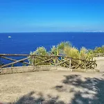 Amore Rentals - Villa Perla