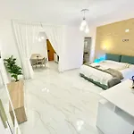 Antica Dimora-Luxury Historic Apartment