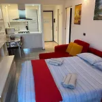5 Min Dal Centro E Funivia Con Posteggio Privato