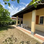 Schones Ferienhaus In Lido Delle Nazioni Mit Sonnigem Balkon