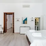Modern 1Br Apt Near National Museum - Sleeps 3