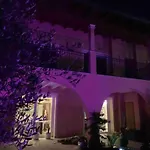 Apartment Charme And Relax With Garden And Swimming Pool