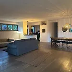 Wonderful Villa With Swimming Pool Near The Sea.