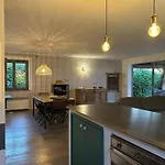 Wonderful Villa With Swimming Pool Near The Sea.