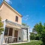 Alloggio Incantevole Con Piscina