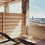 La Guardia Hotel