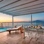 Gocce Villas - Villa Tramontana Stunning Waterfront Villa